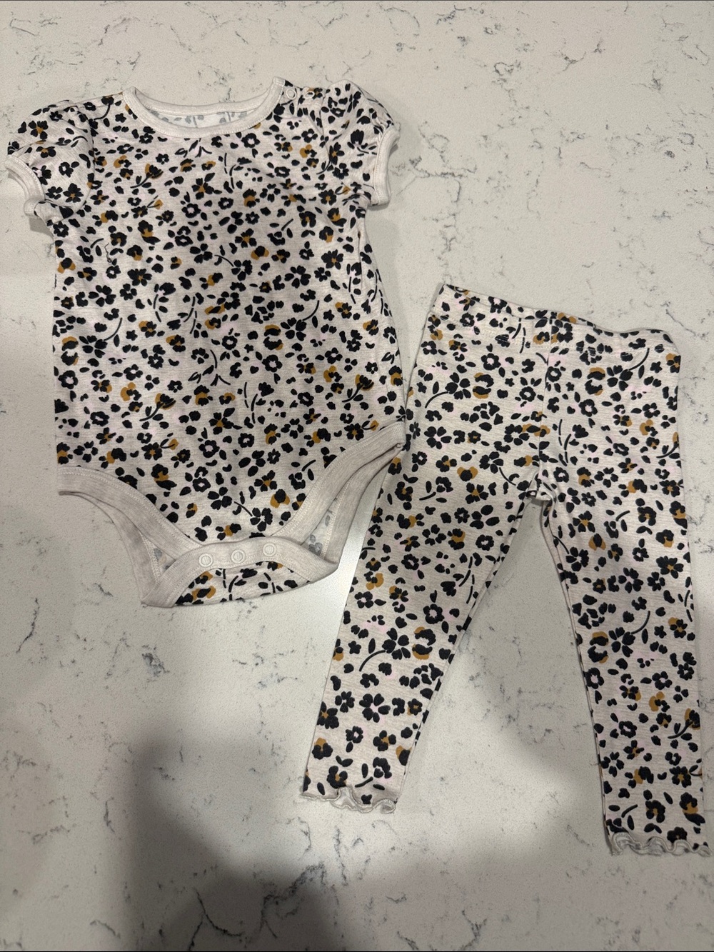 Garanimals Shirt & Leggings Set with Leopard Spots
